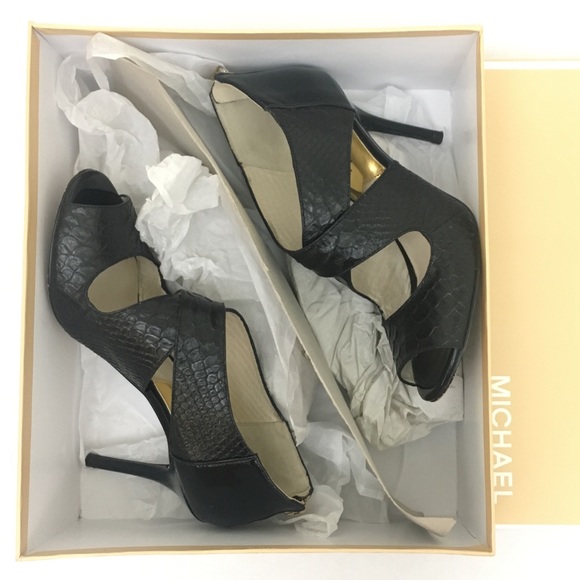 {Michael Kors} Heels - Picture 7 of 8